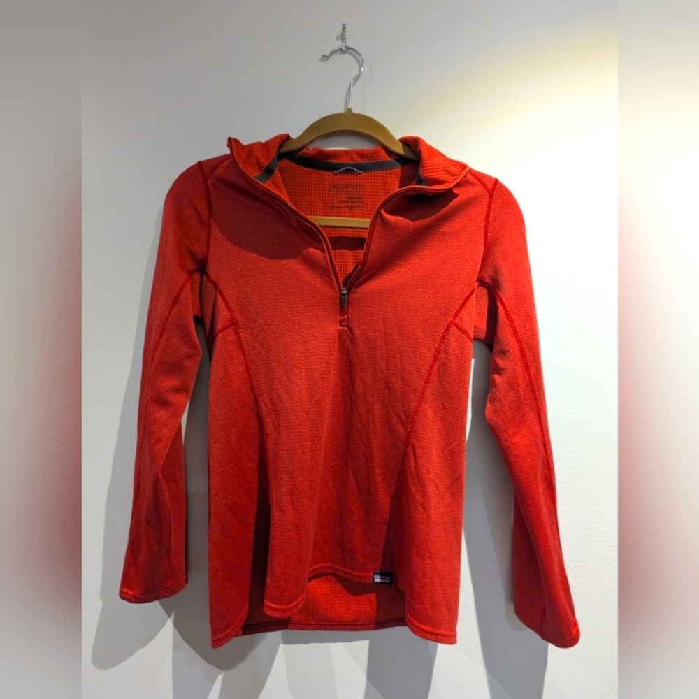 Patagonia base layer capeline base layer mid weight top